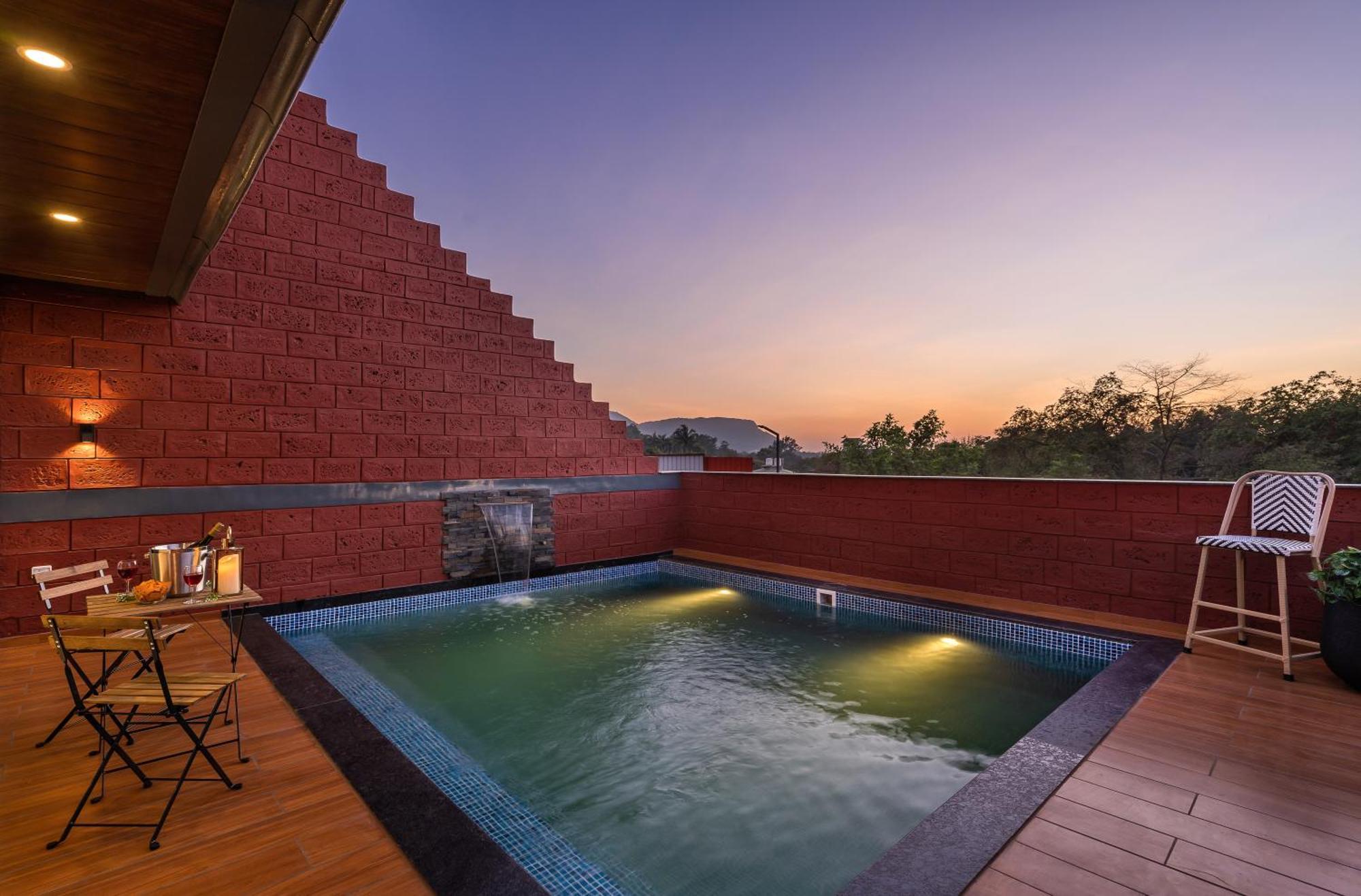 Saffronstays Calvin - 3 Bedroom Pool Villa In Lonavala Dış mekan fotoğraf