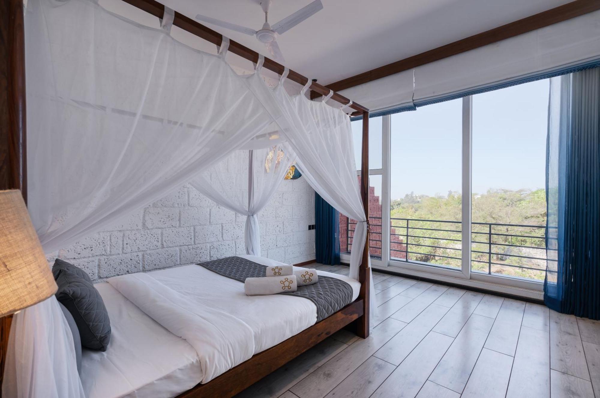 Saffronstays Calvin - 3 Bedroom Pool Villa In Lonavala Dış mekan fotoğraf